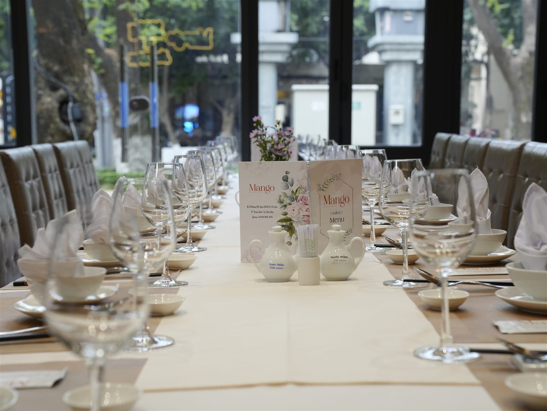Banquet Table